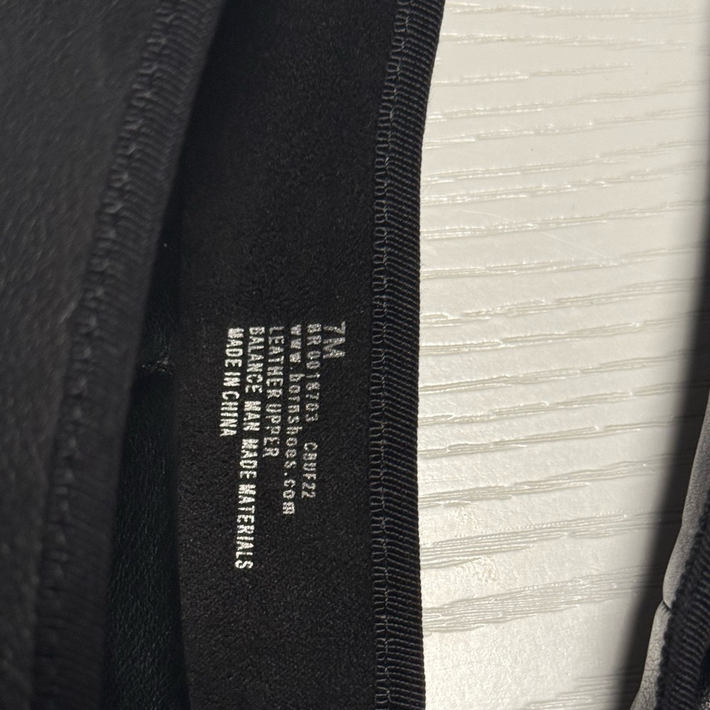 Born Women's Classic Black Leather Flats - Picture 4 of 7